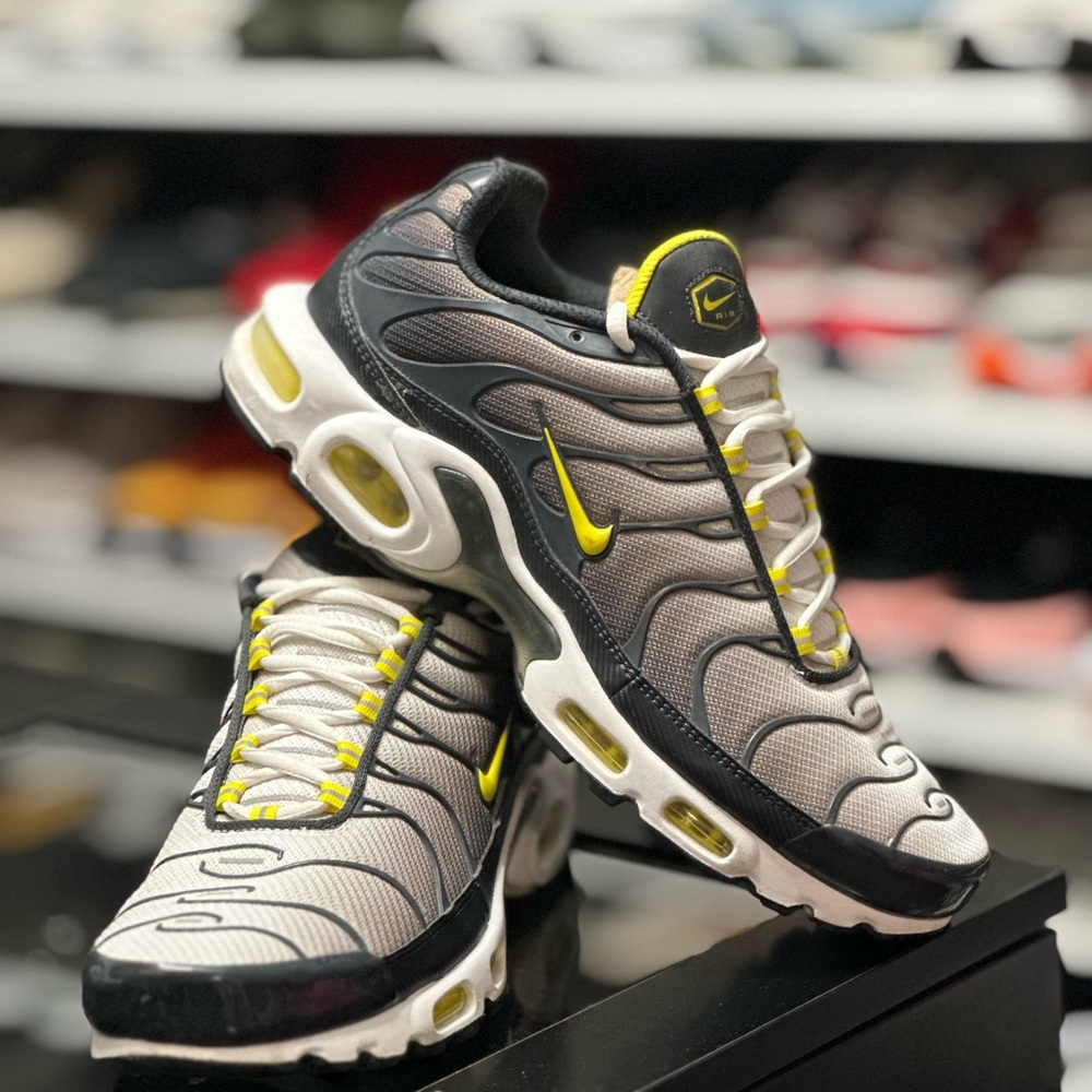 Nike Air Max Plus Bumble Bee